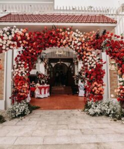 cổng cưới hoa đỏ