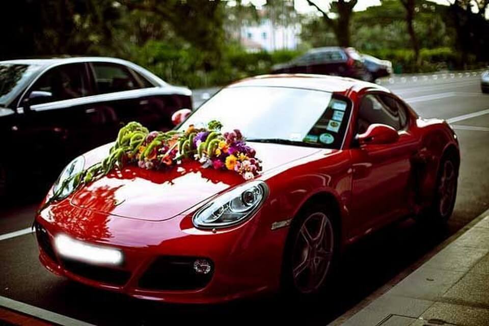 xe hoa cưới màu đỏ