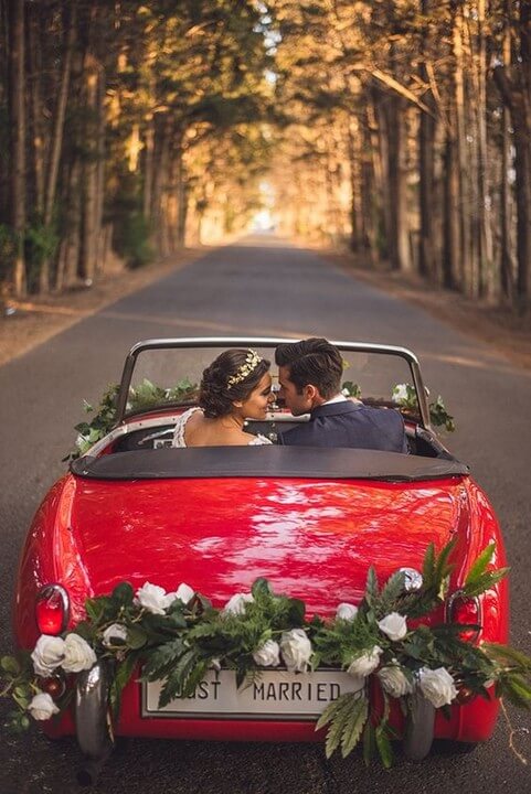 xe hoa cưới màu đỏ