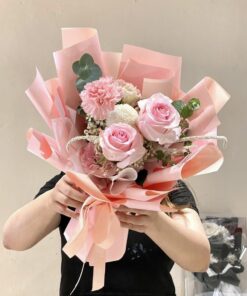 Bó hoa hồng 200k màu hồng