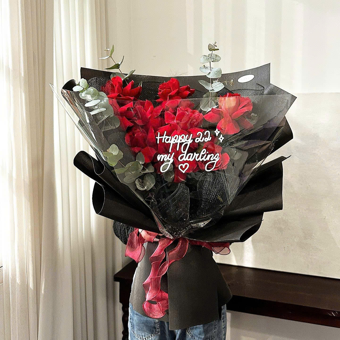 Bó hoa hồng đỏ 10 bông màu nhung