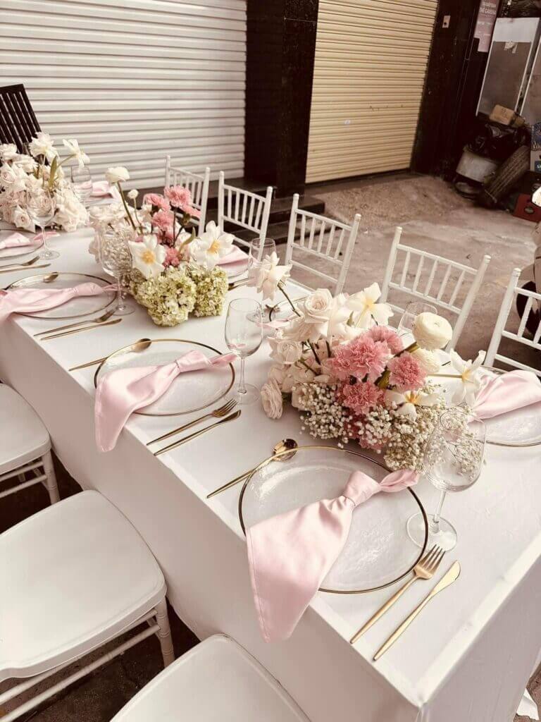 Hoa để bàn đám cưới