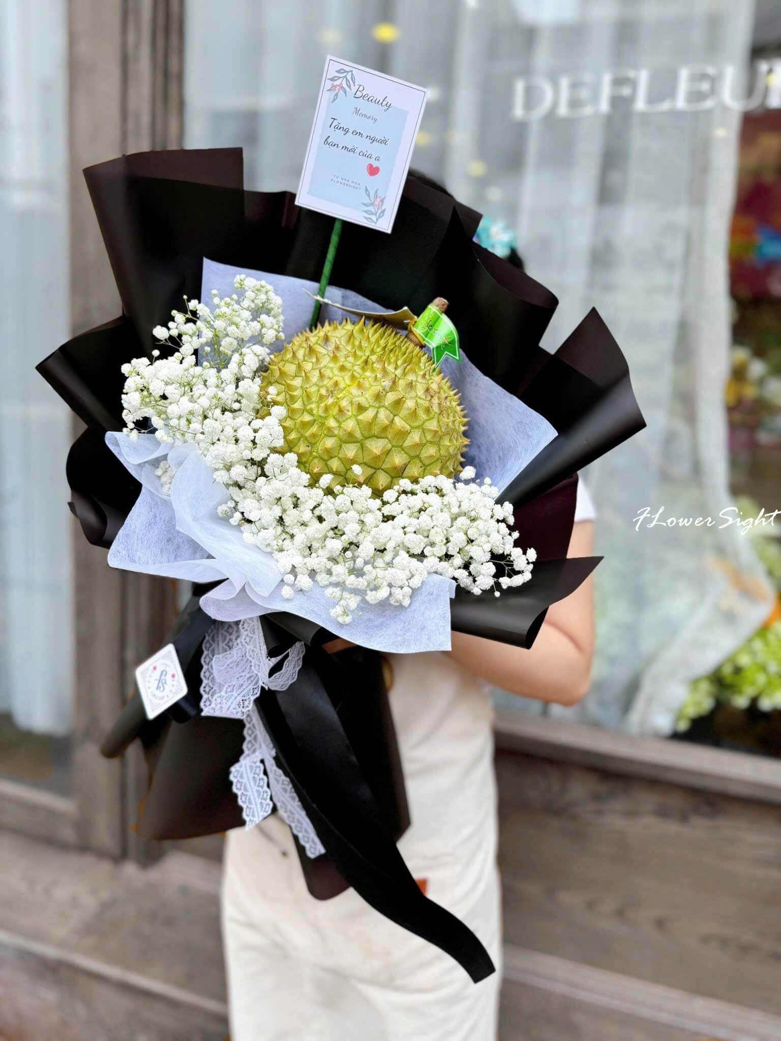 Bó hoa sầu riêng kết hợp hoa baby trắng
