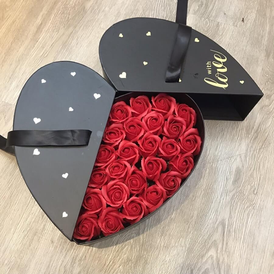 Hộp hoa sáp trái tim