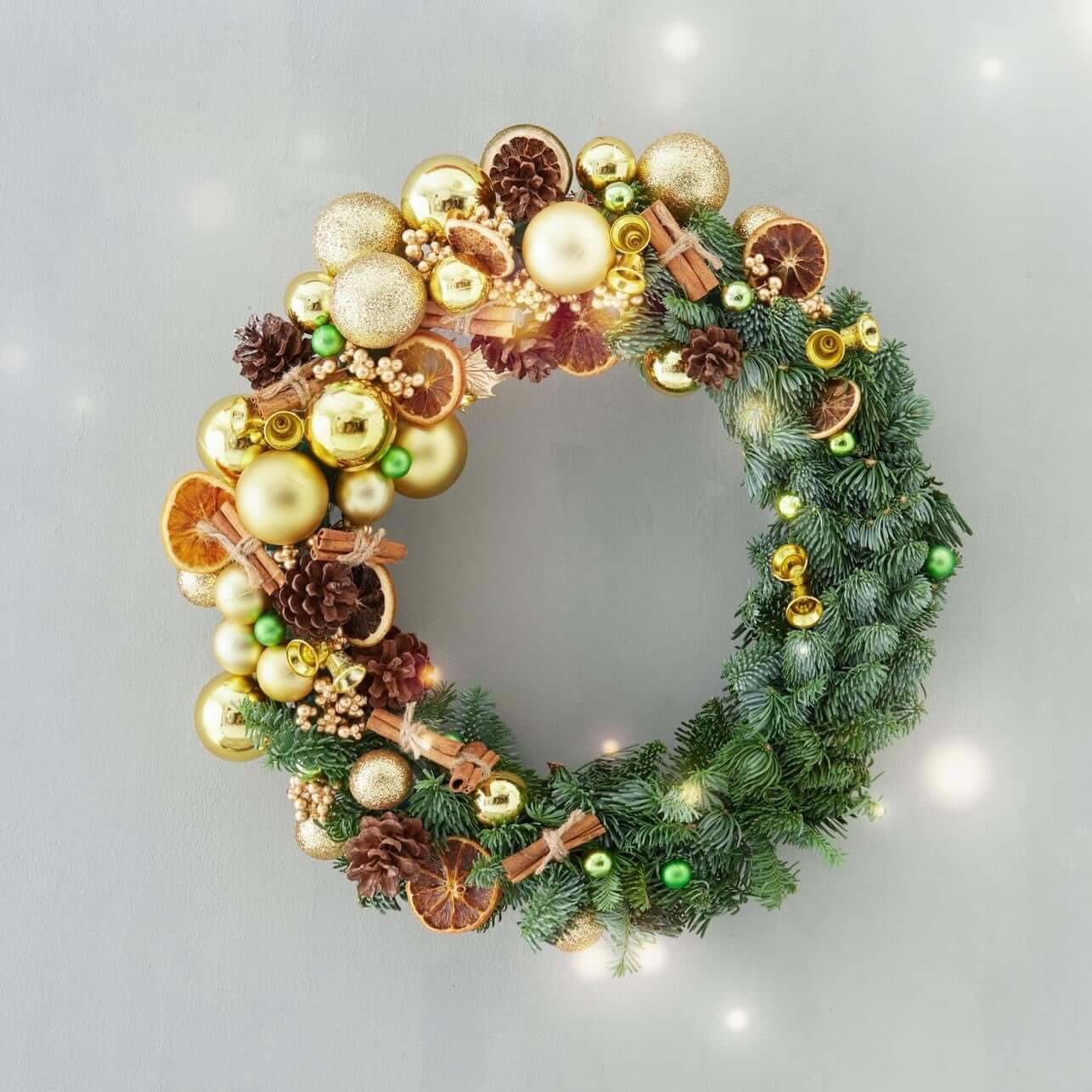 Mẫu vòng hoa trang trí giáng sinh màu trắng