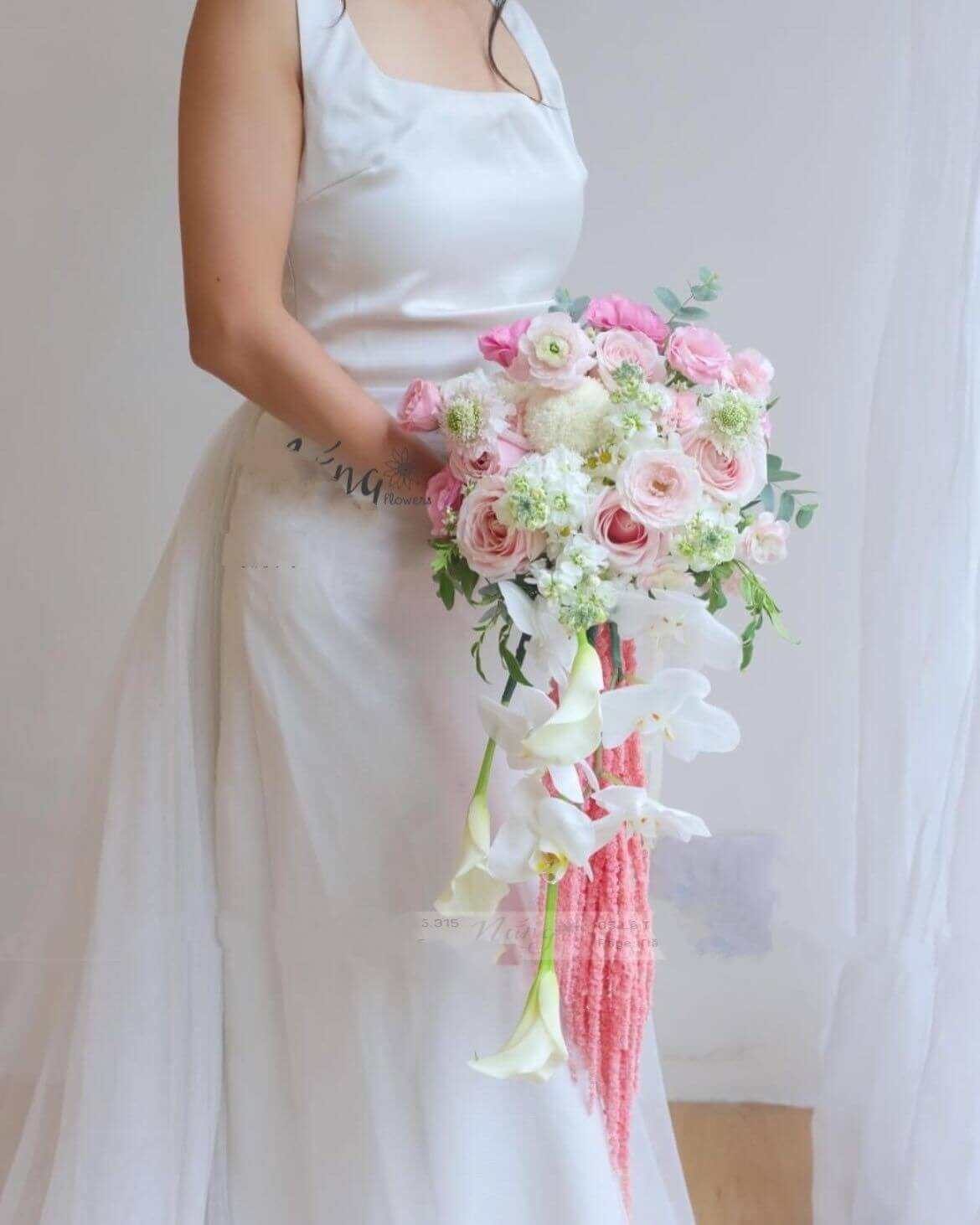 Bó hoa cưới dáng dài