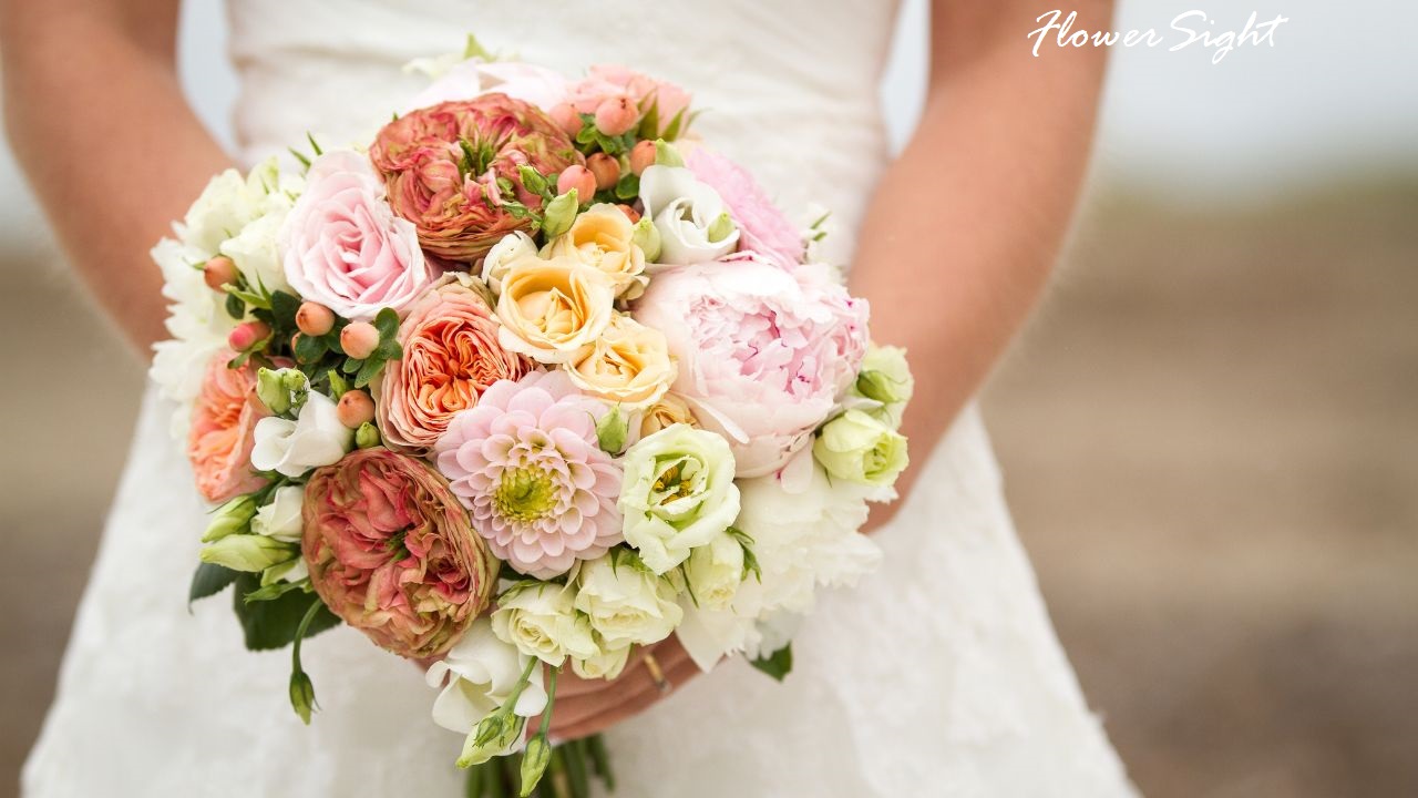 Bó hoa cưới tone màu pastel nhẹ nhàng