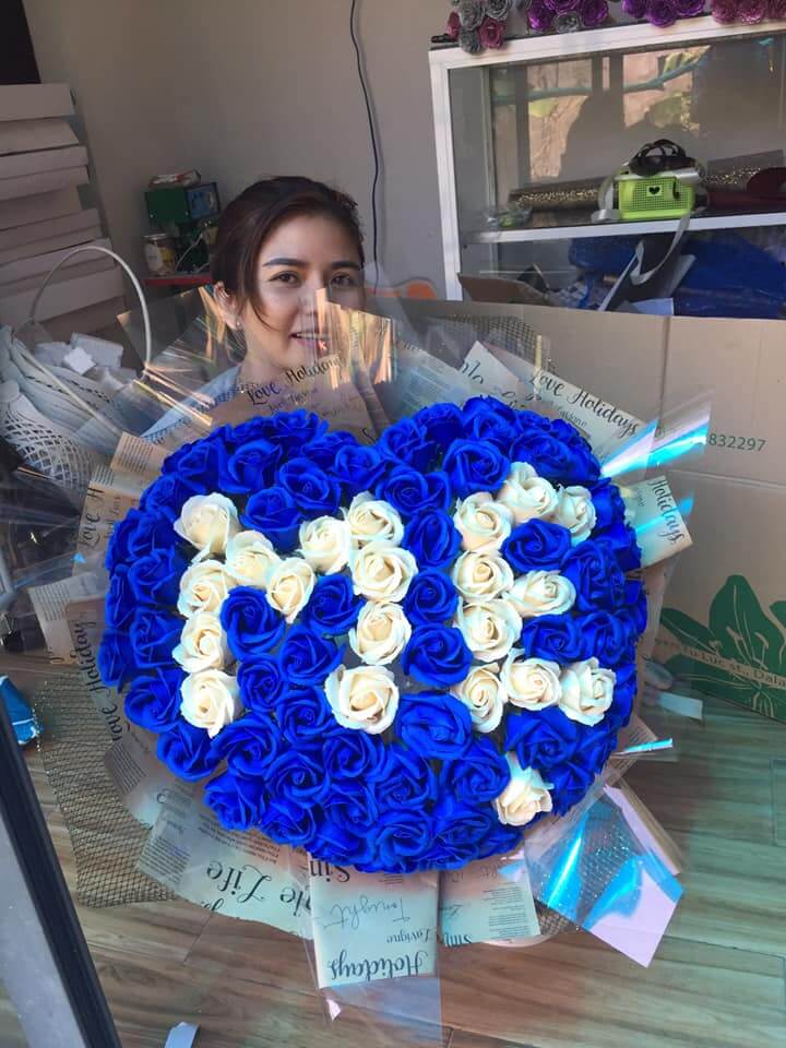 Bó hoa sáp 100 bông