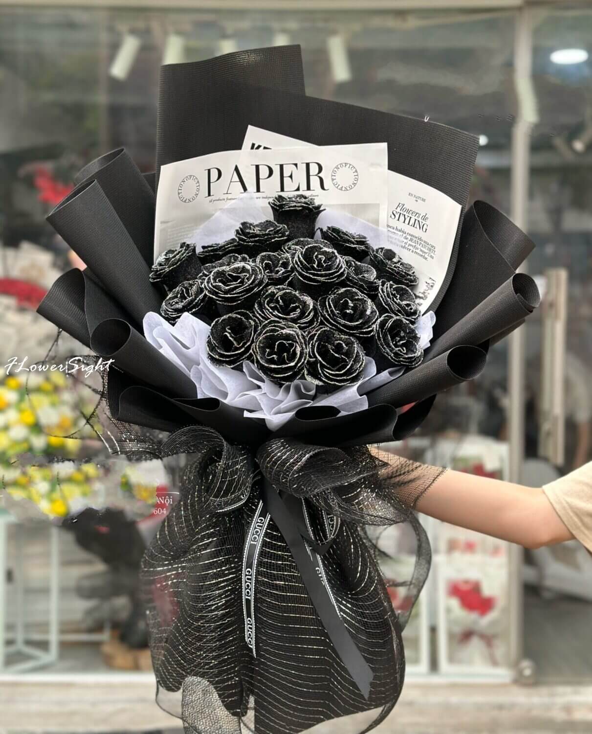 Bó hoa sáp màu đen