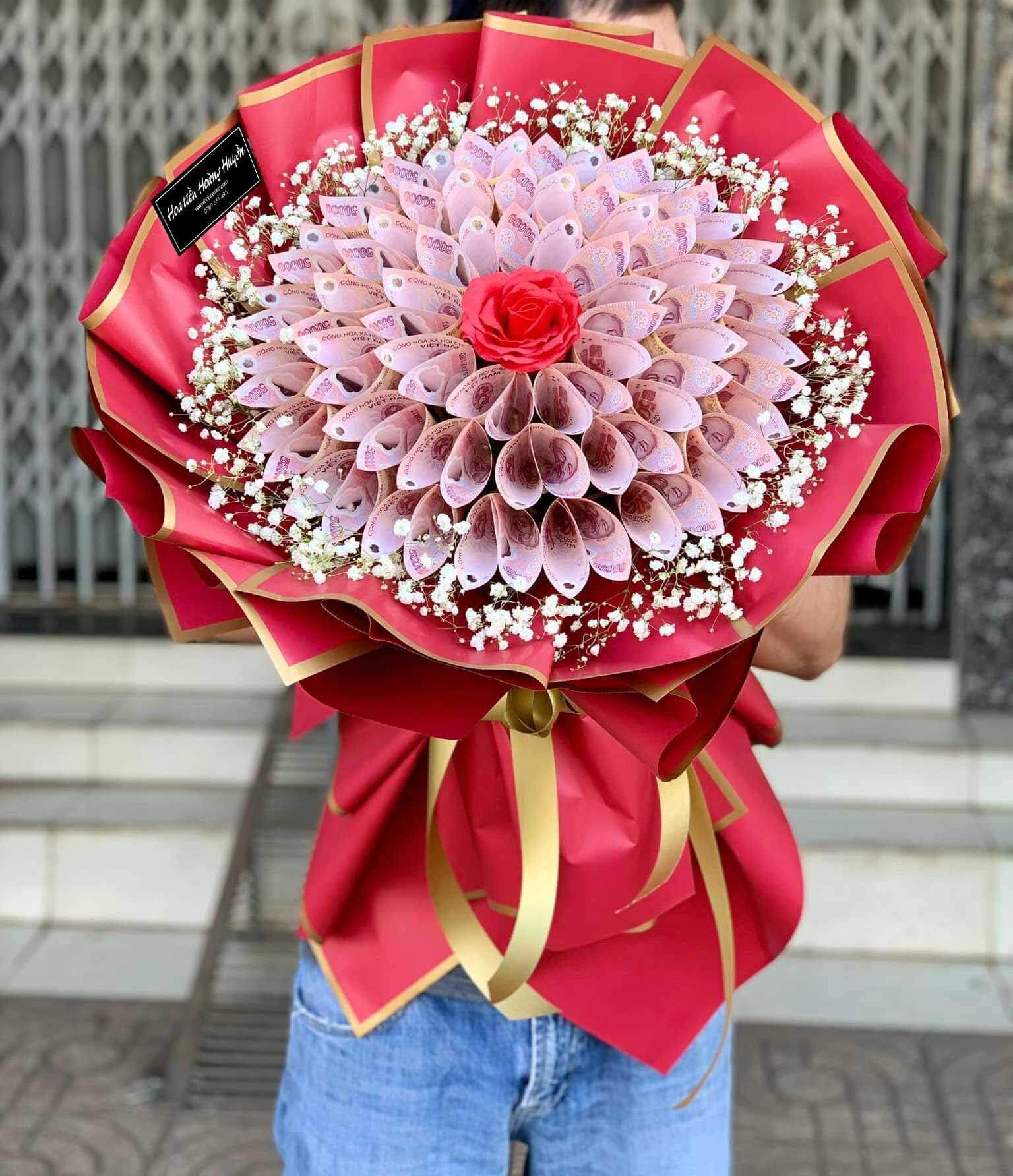 Bó hoa tiền 2 triệu 