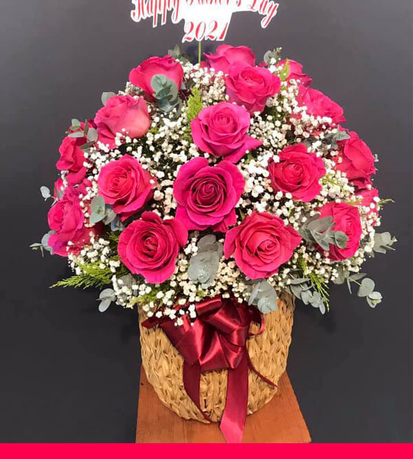 Giỏ hoa hồng baby trưng bàn đẹp