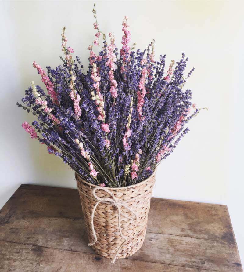Giỏ hoa oải hương