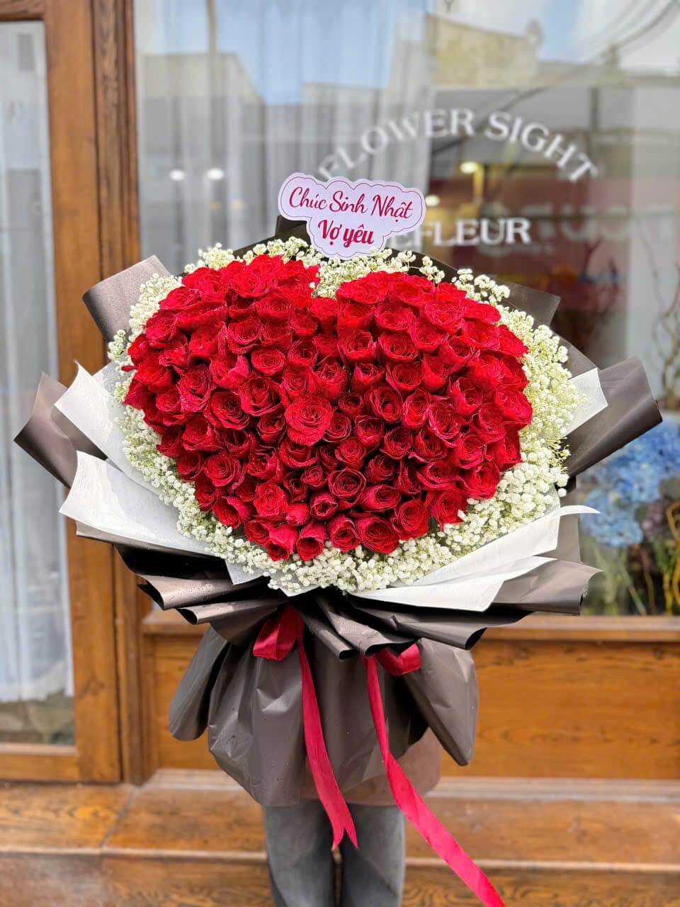 Bó hoa chúc mừng sinh nhật vợ màu đỏ