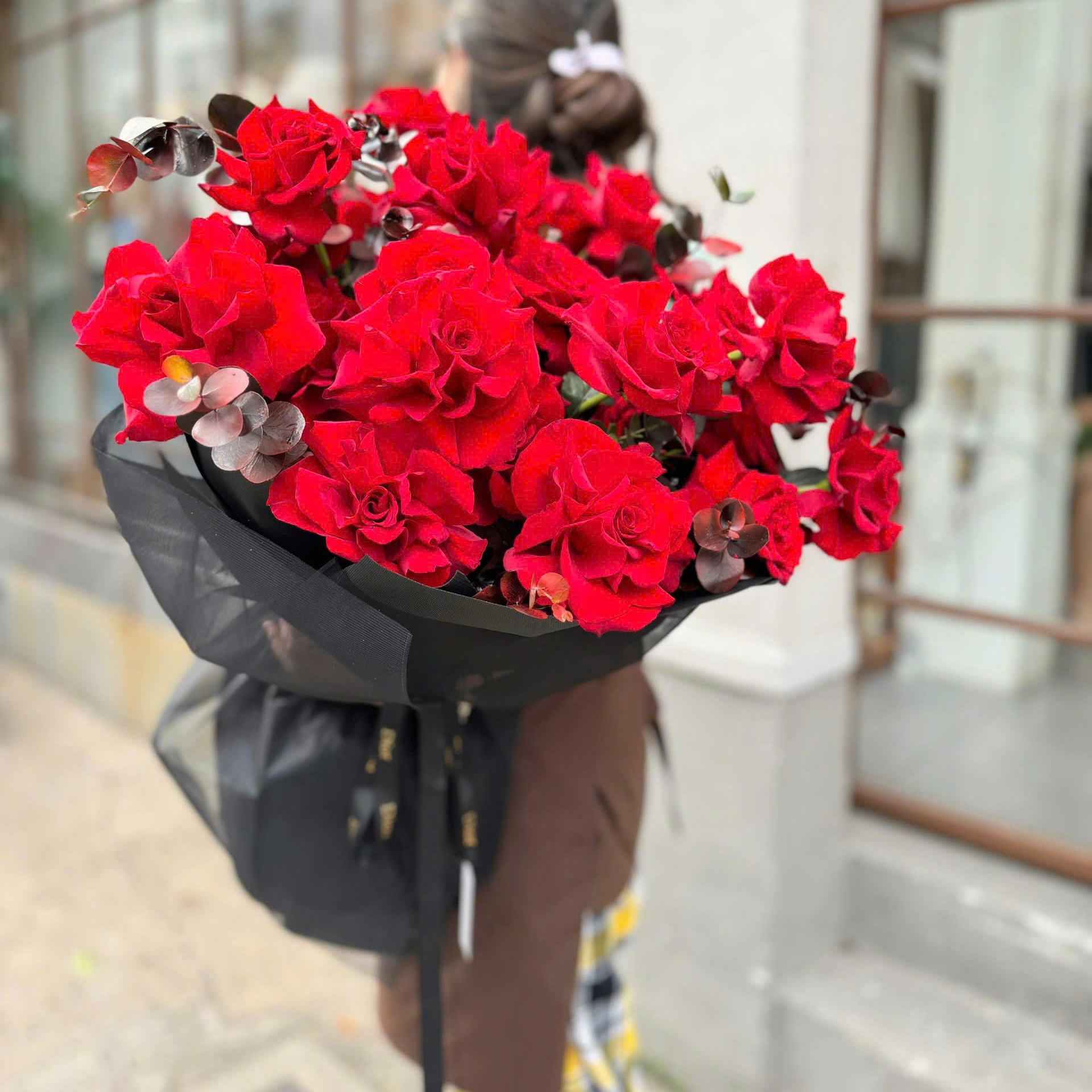 hoa màu đỏ thẫm