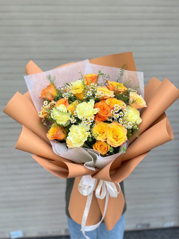 Bó hoa vàng cam