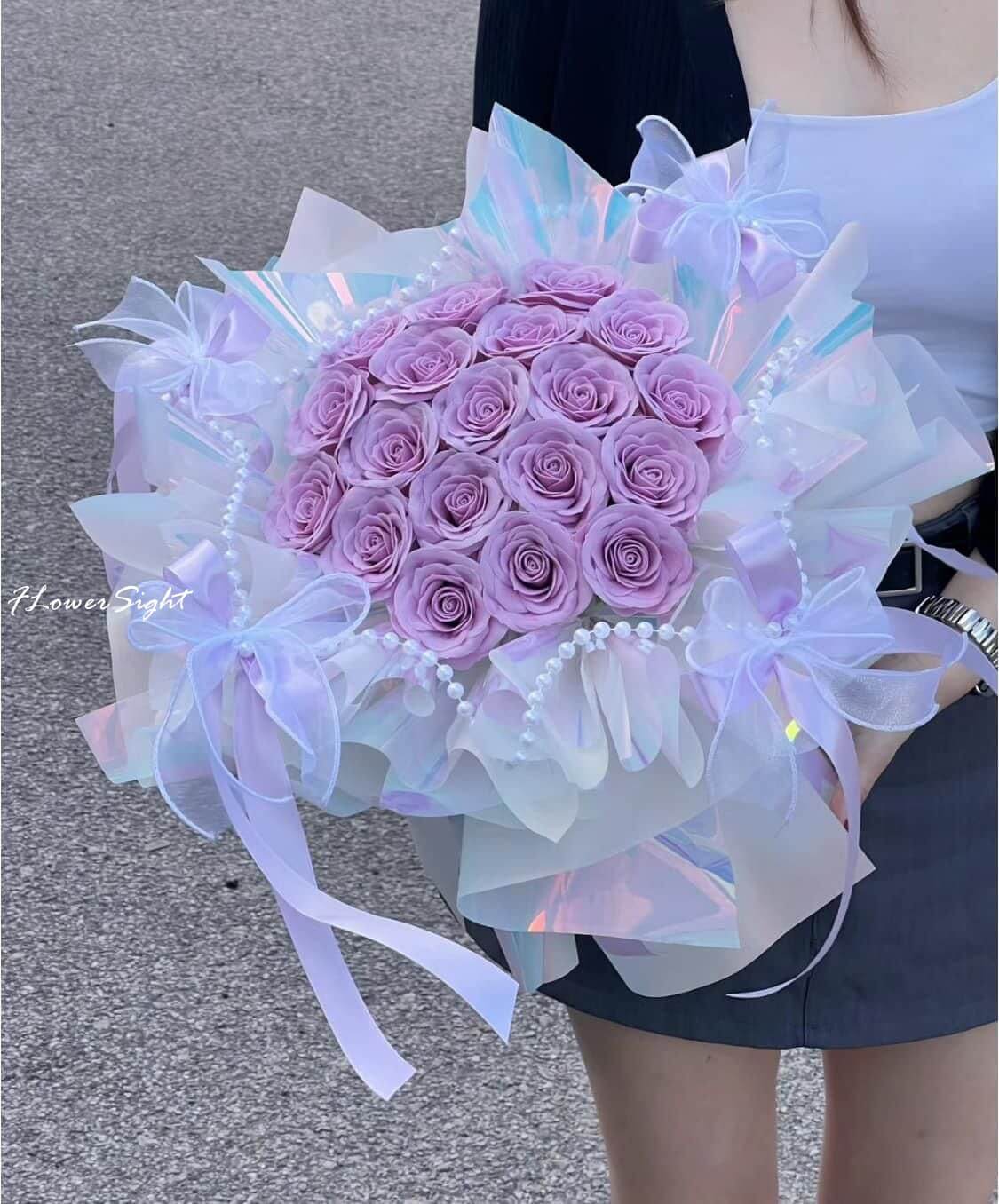 Bó hoa sáp màu tím