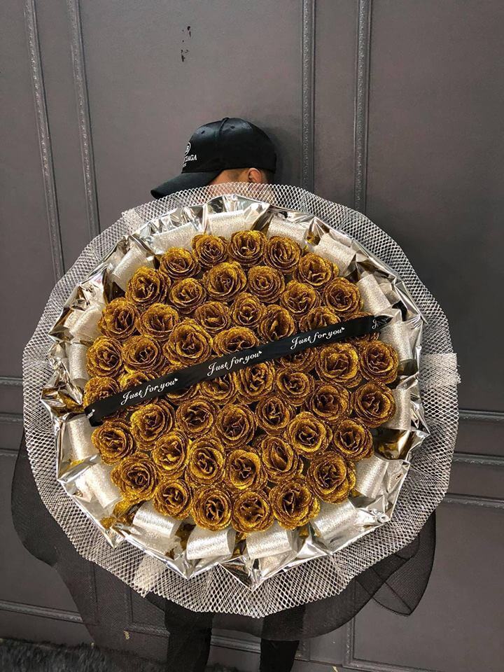 Hoa sáp kim tuyến