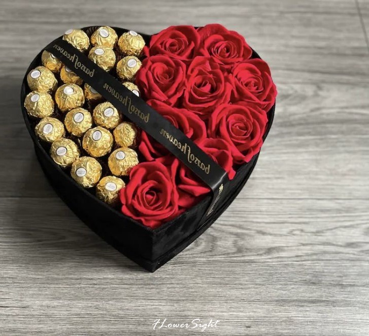 Hộp hoa trái tim socola