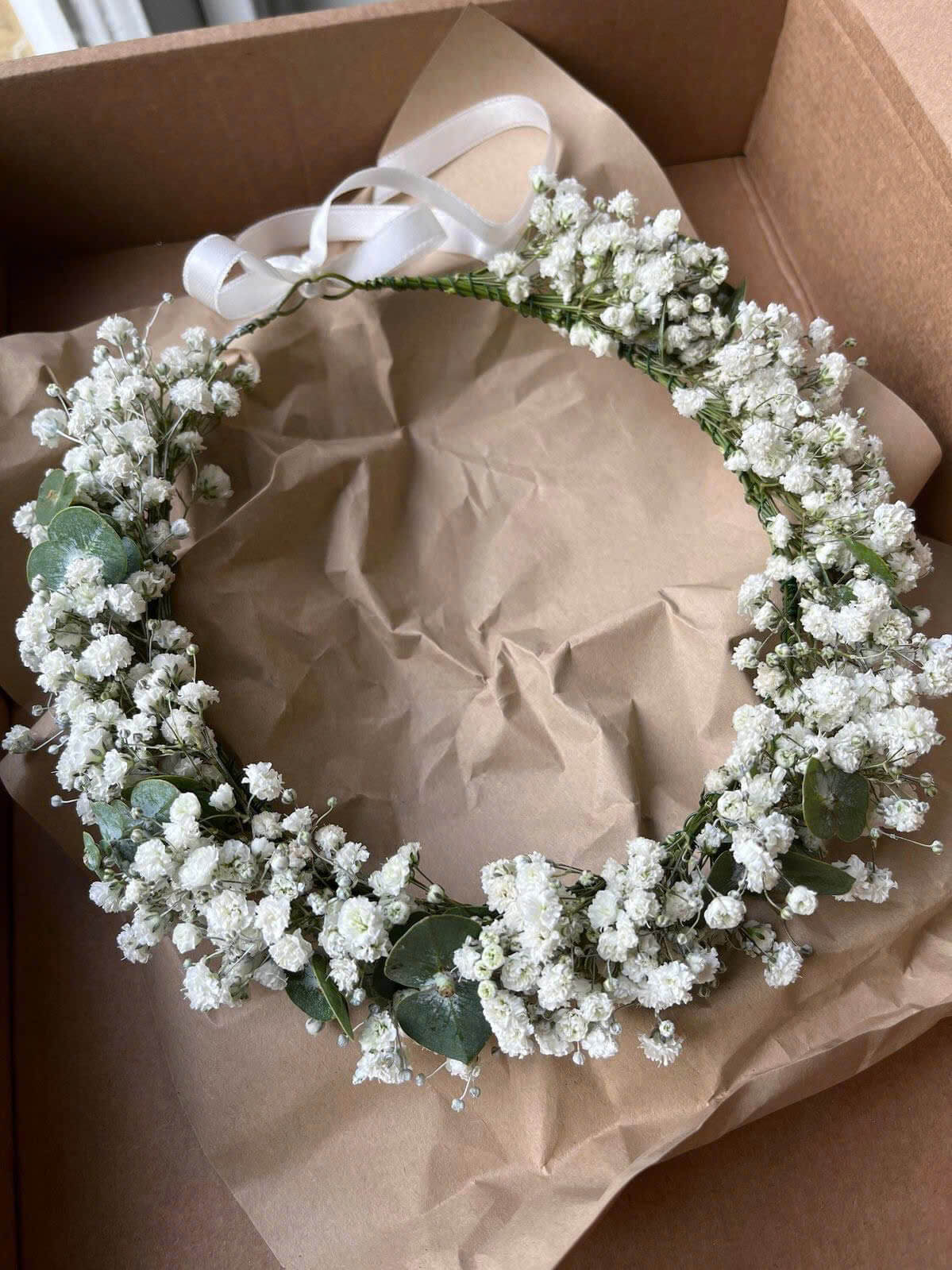 Vòng hoa cưới đội đầu cô dâu