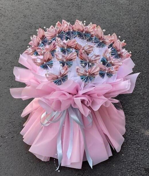 Bó hoa tiền bướm