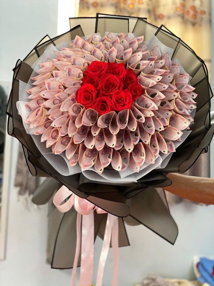 Bó hoa tiền 10 triệu