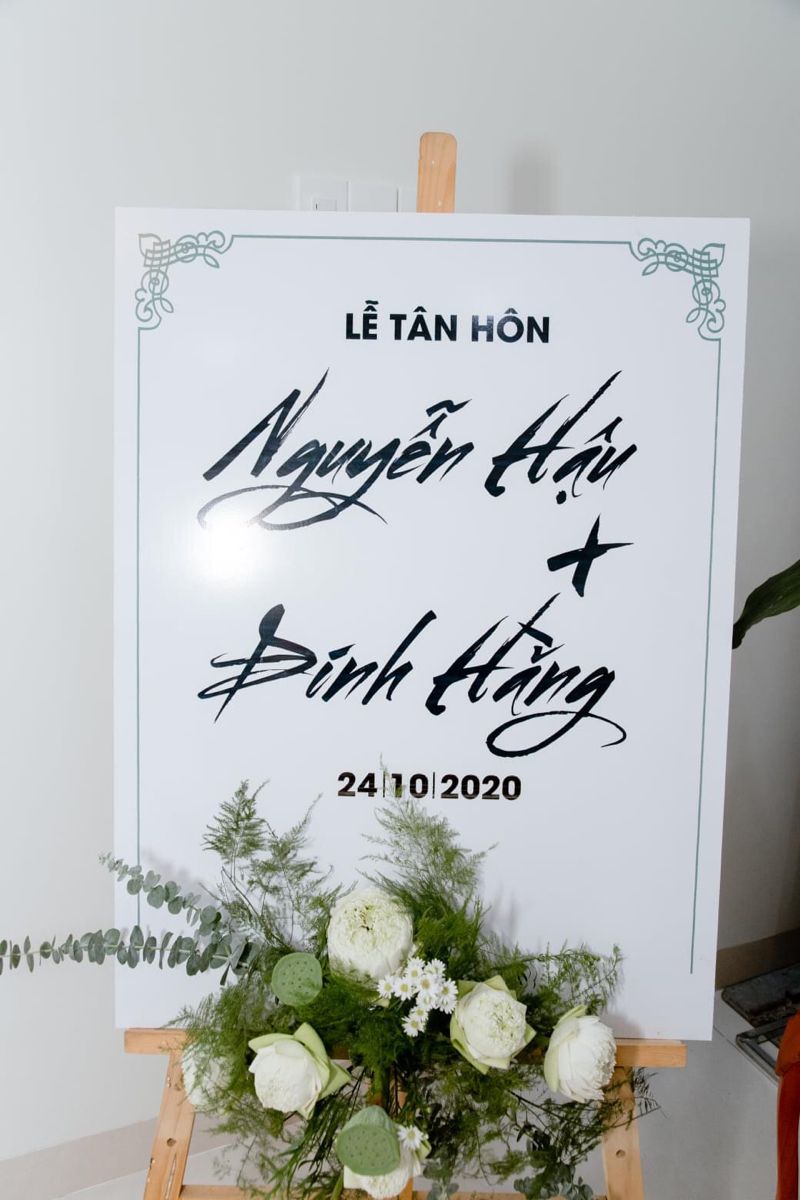 Kệ hoa sen màu xanh đẹp