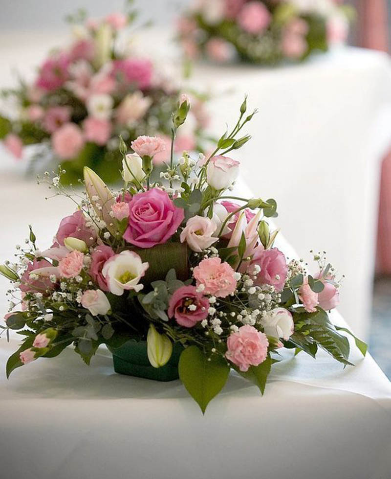 Hoa để bàn hội nghị sang trọng