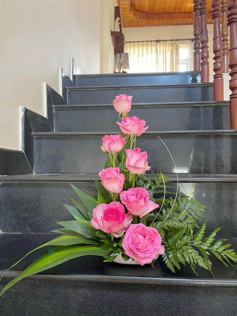 Hoa để bàn hội nghị đẹp