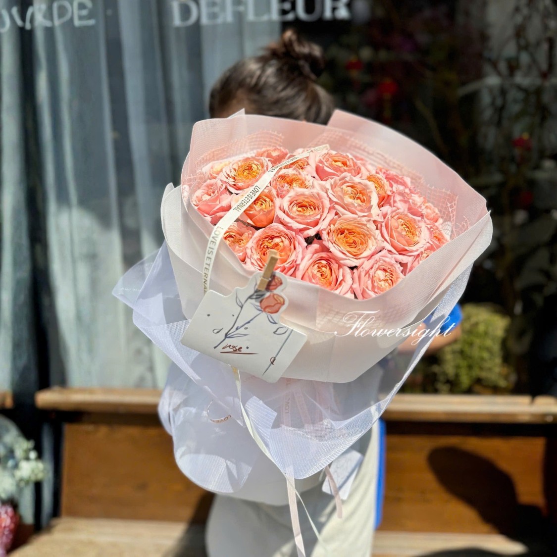 Bó hoa sinh nhật Behind