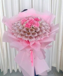 Bó hoa tiền lãng mạn