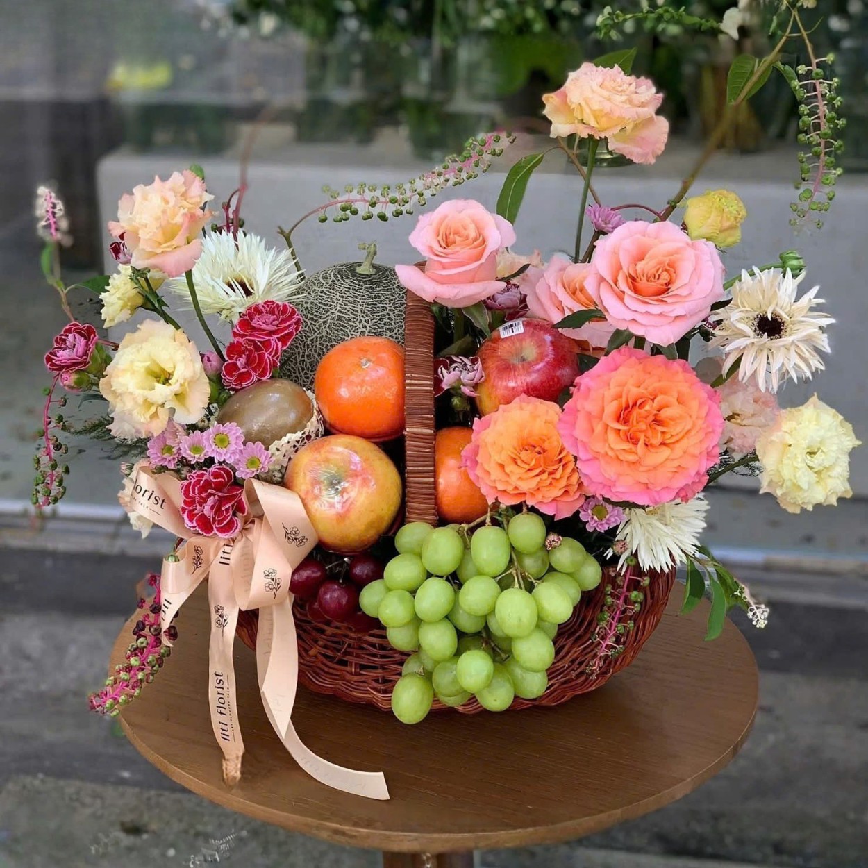 Giỏ Hoa Trái Cây Night Changes