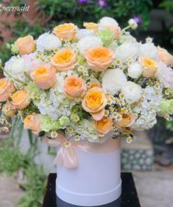 giỏ hoa sự ái mộ do shop hoa tươi đẹp ở tphcm thiết kế