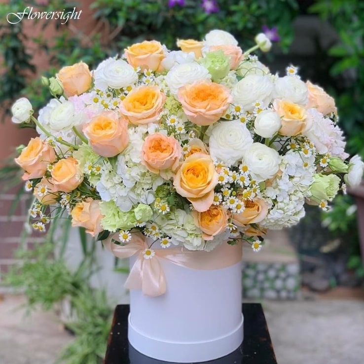 giỏ hoa sự ái mộ do shop hoa tươi đẹp ở tphcm thiết kế