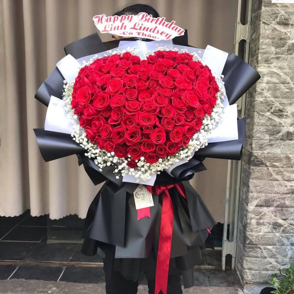 Bó hoa tươi hình trái tim