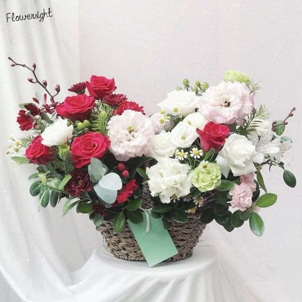 Lẵng hoa khai trương để bàn đẹp nên chọn