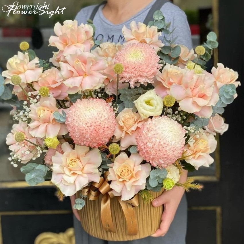 Hoa hồng và cúc mẫu đơn