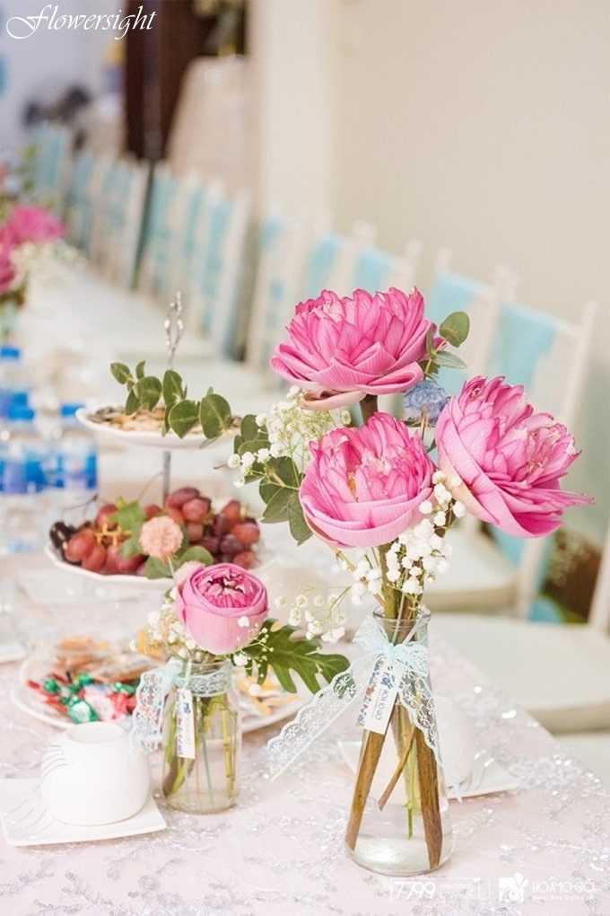 Hoa cưới để bàn cô dâu cần được cân nhắc thật kĩ