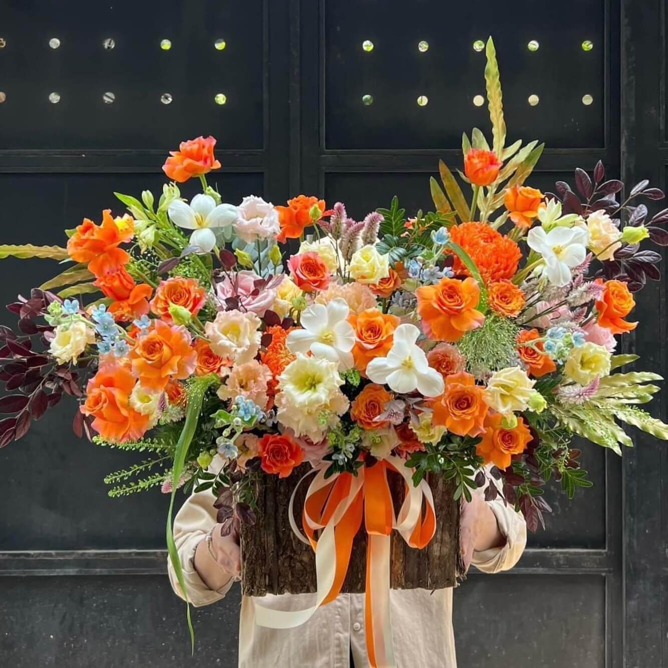 Giỏ hoa Vũ khúc chiến thắng