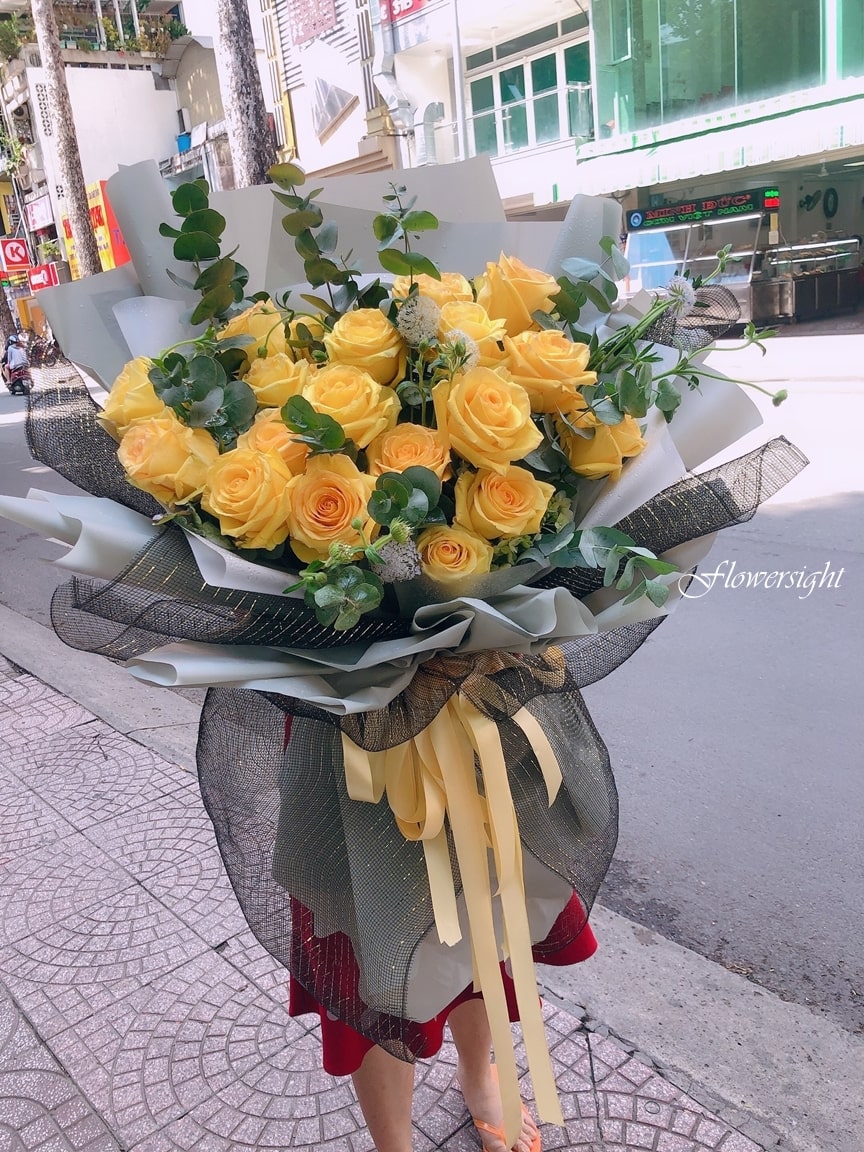  Hoa hồng vàng tượng trưng cho lời chúc may mắn