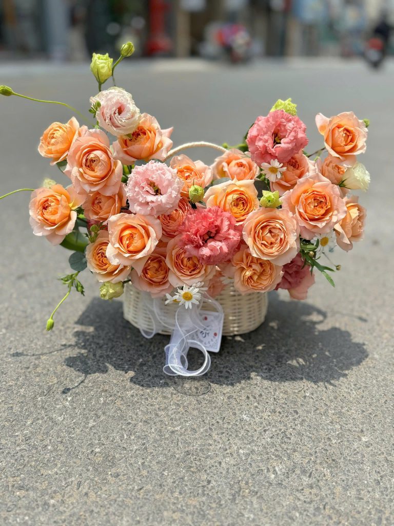 Giỏ hoa hồng juliet nắng xinh tươi