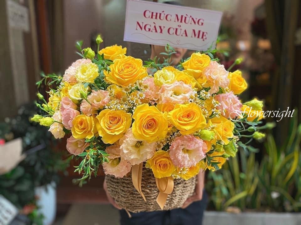 Giỏ hoa hồng vàng Lung linh ấm áp