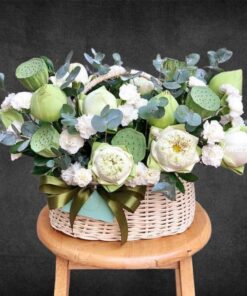 Giỏ hoa Sen đằm thắm