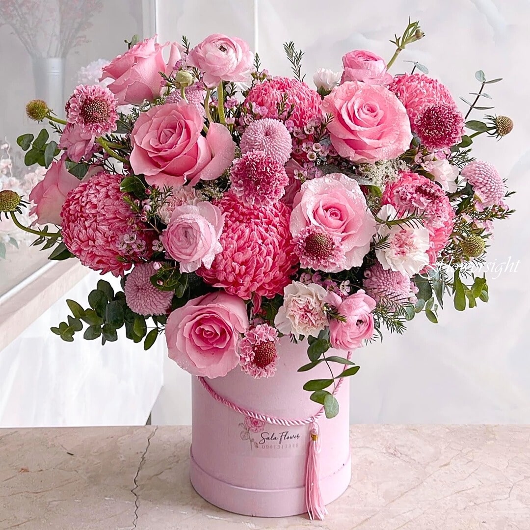giỏ hoa tươi tông màu hồng Tình đầu