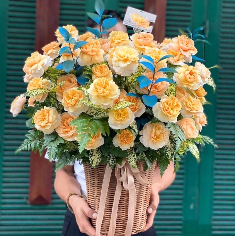 Giỏ hoa hồng vàng Juliet Nắng xinh tươi