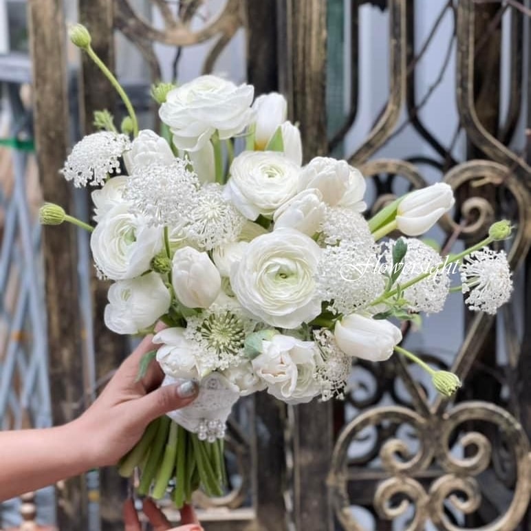 hoa cưới cầm tay Mây trắng