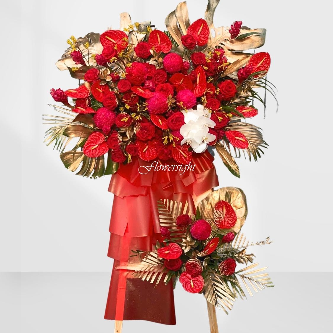 Kệ hoa màu đỏ cho hội nghị