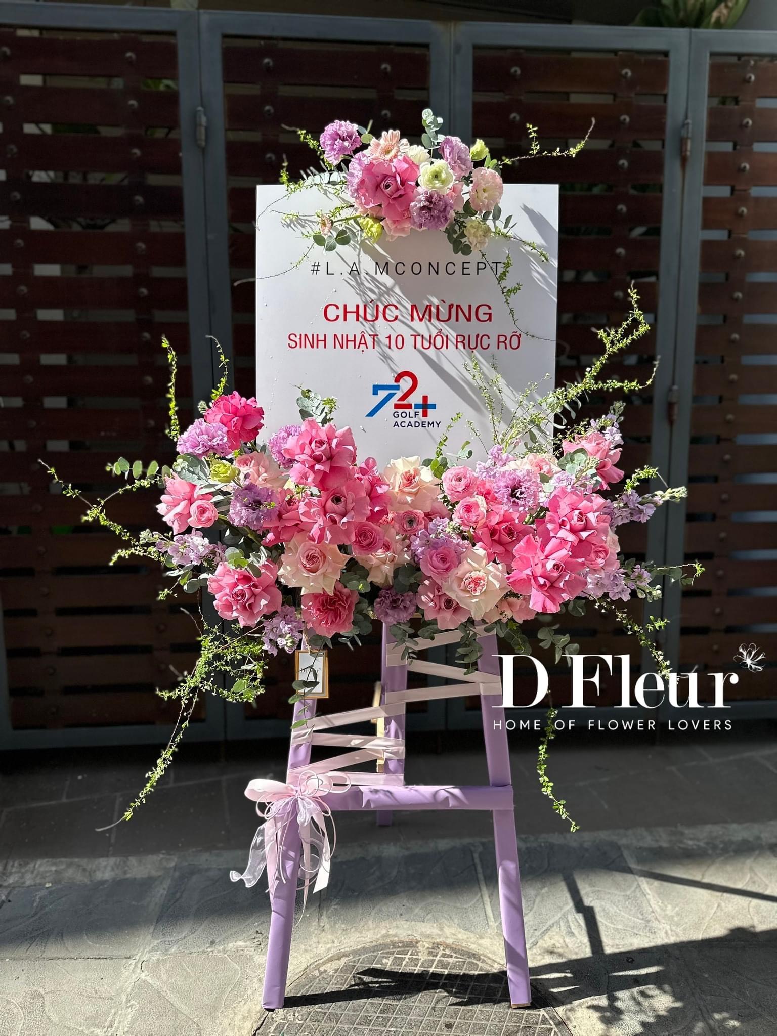 Kệ hoa màu hồng