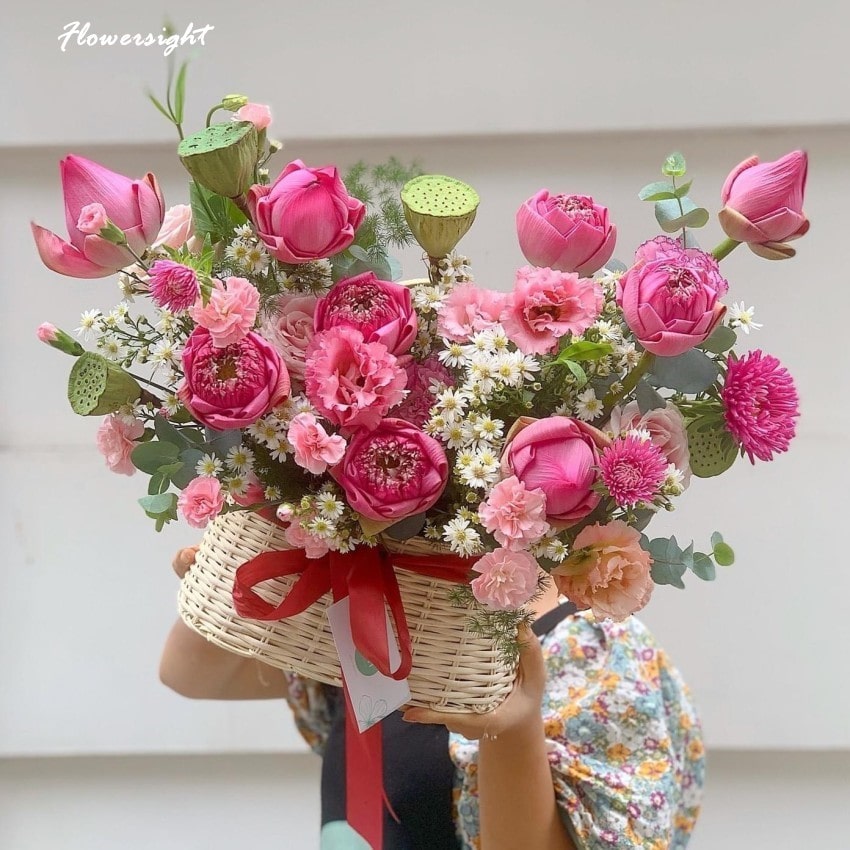 Chọn hoa sen để cắm hoa gia tiên ngày cưới theo đúng văn hóa của người Việt