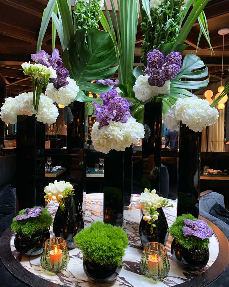 Bình hoa mộc lan đẹp để sảnh khách sạn