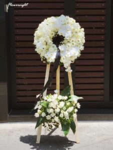 Vòng hoa cúc trắng